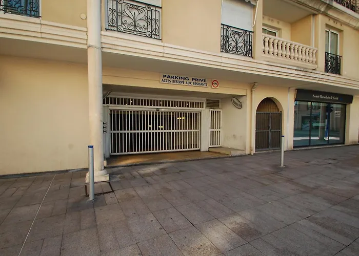 Coquet 2p Avec 2 Balcons, Clim, Parking Et Wi-fi Gratuit, En Plein Centre De - Fr-1-196-157 * 芒通