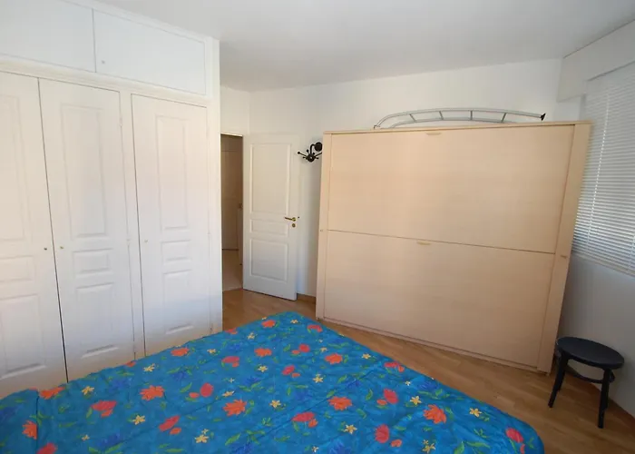 Coquet 2p Avec 2 Balcons, Clim, Parking Et Wi-fi Gratuit, En Plein Centre De - Fr-1-196-157 *