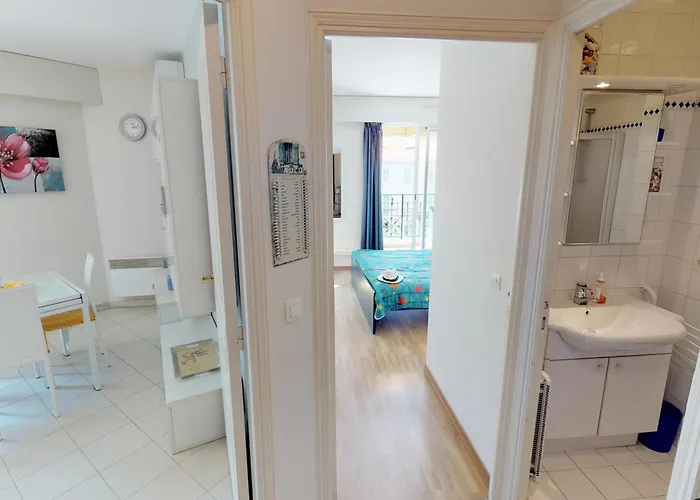 Coquet 2p Avec 2 Balcons, Clim, Parking Et Wi-fi Gratuit, En Plein Centre De - Fr-1-196-157 公寓 芒通