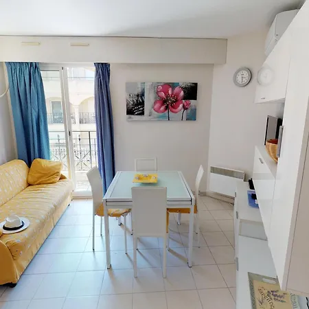 Coquet 2p Avec 2 Balcons, Clim, Parking Et Wi-fi Gratuit, En Plein Centre De - Fr-1-196-157 Appartement