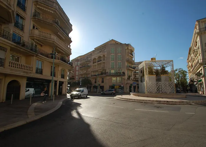 Appartement Coquet 2p Avec 2 Balcons, Clim, Parking Et Wi-fi Gratuit, En Plein Centre De - Fr-1-196-157 Menton